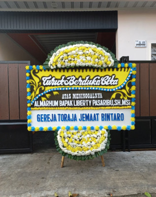 Papan Bunga Duka di Banjar Negara
